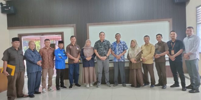 Ketua Kwarda Riau serahkan SK Staf Kwarda Riau 2024 – Kwartir Ranting ...